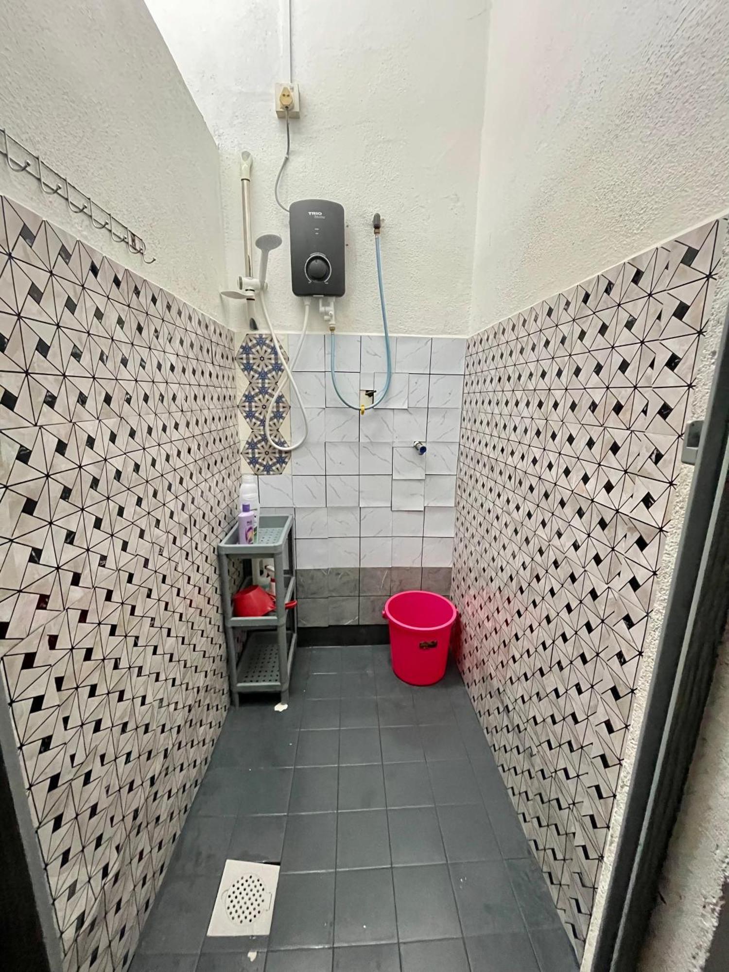 Entire 33 Cozy House • 3 Bedroom @ Alma בוקיט מרטג'אם מראה חיצוני תמונה