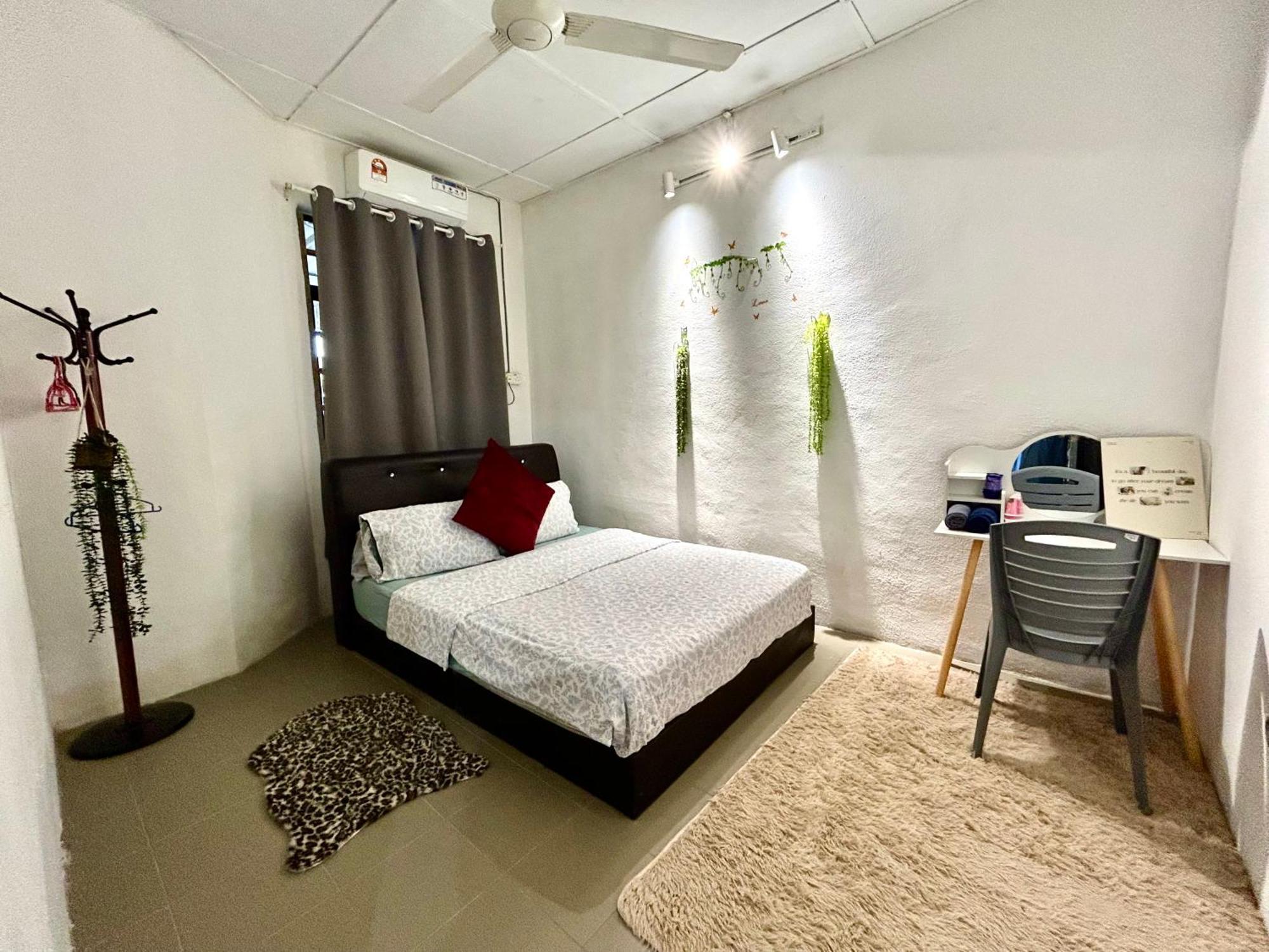 Entire 33 Cozy House • 3 Bedroom @ Alma בוקיט מרטג'אם מראה חיצוני תמונה